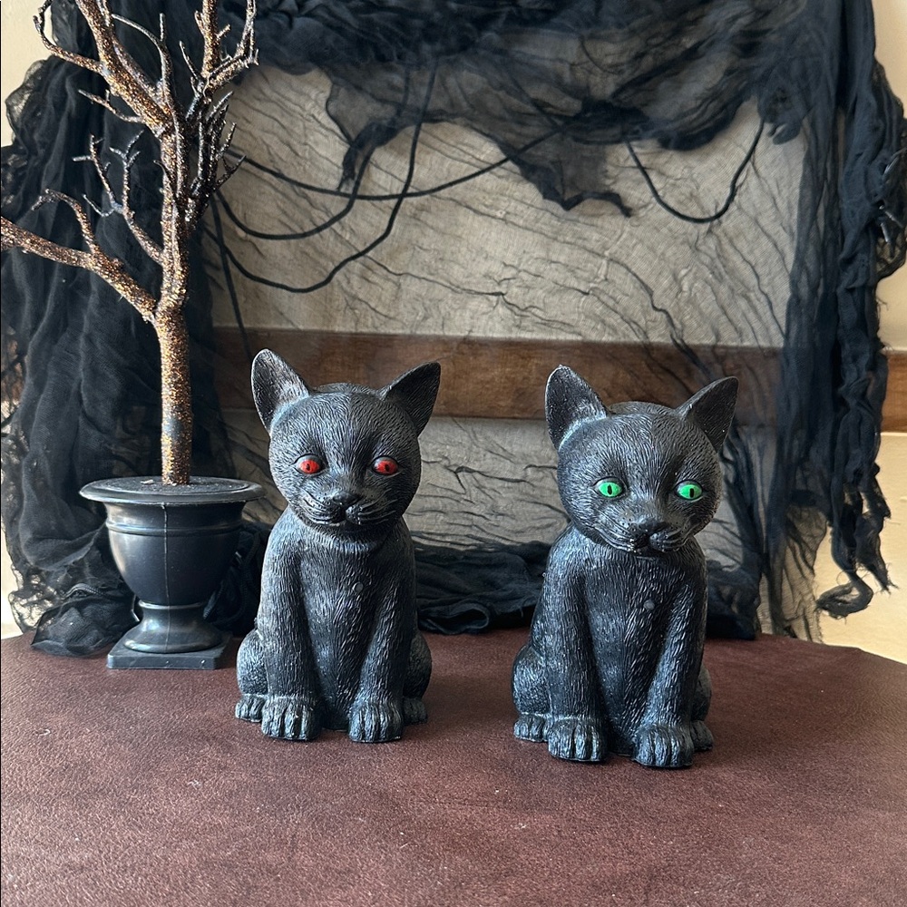 Black Cat Figurines with Red and Green Eyes (2)